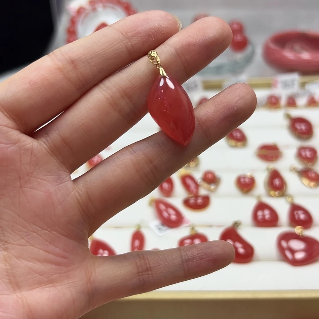 芳***好菱锰矿（红纹石）18K金镶嵌吊坠(不含链)