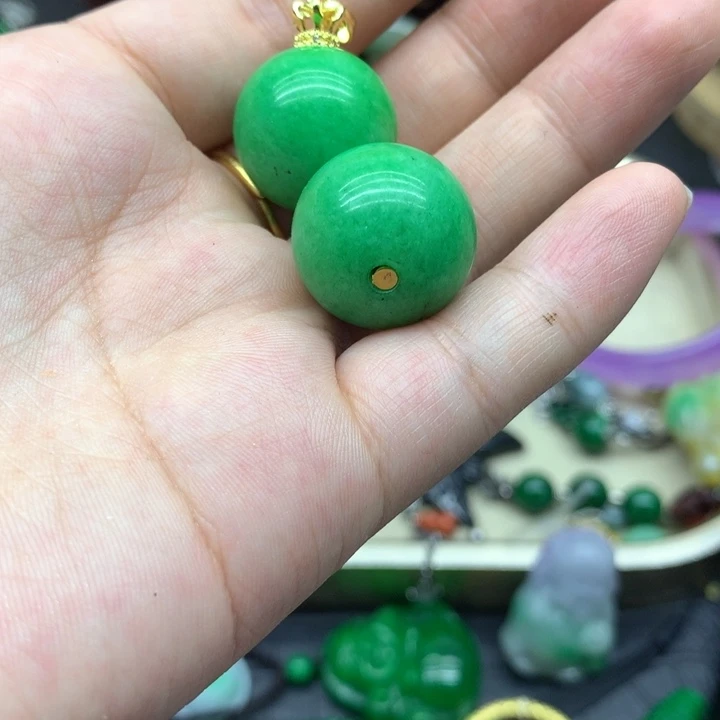 翡翠未镶嵌颈饰吊坠