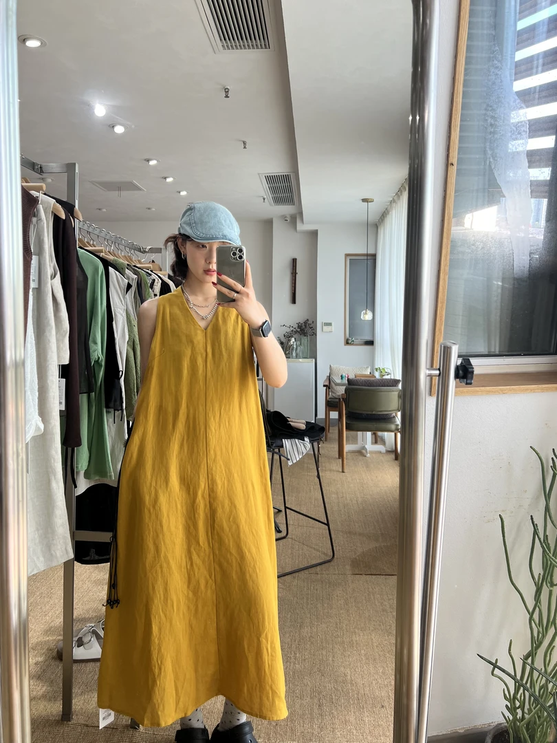 黄色背心度假风连衣裙
