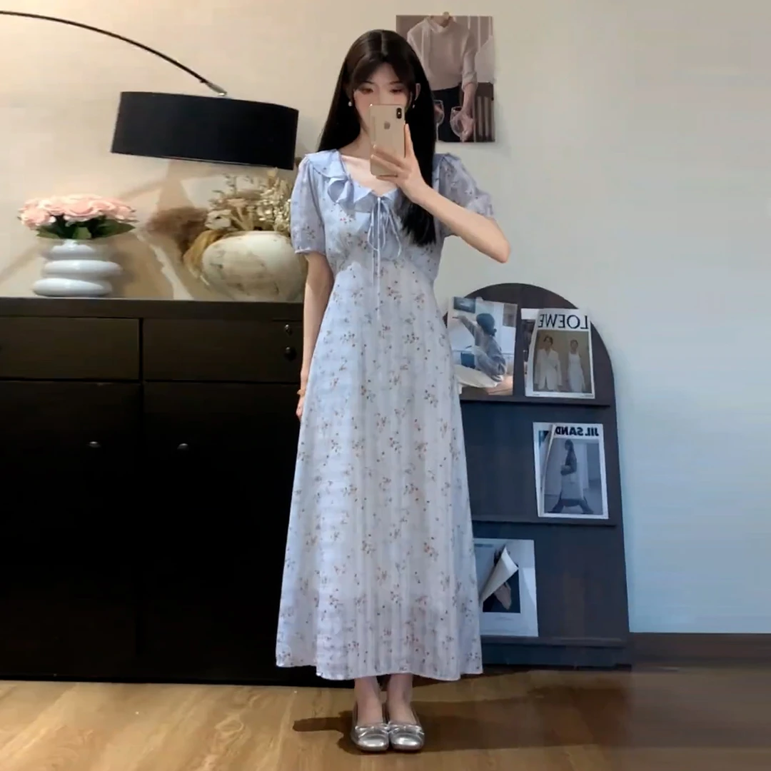 2025新款蓝色v领泡泡袖碎花连衣裙子女夏季茶歇风情万种长裙4760
