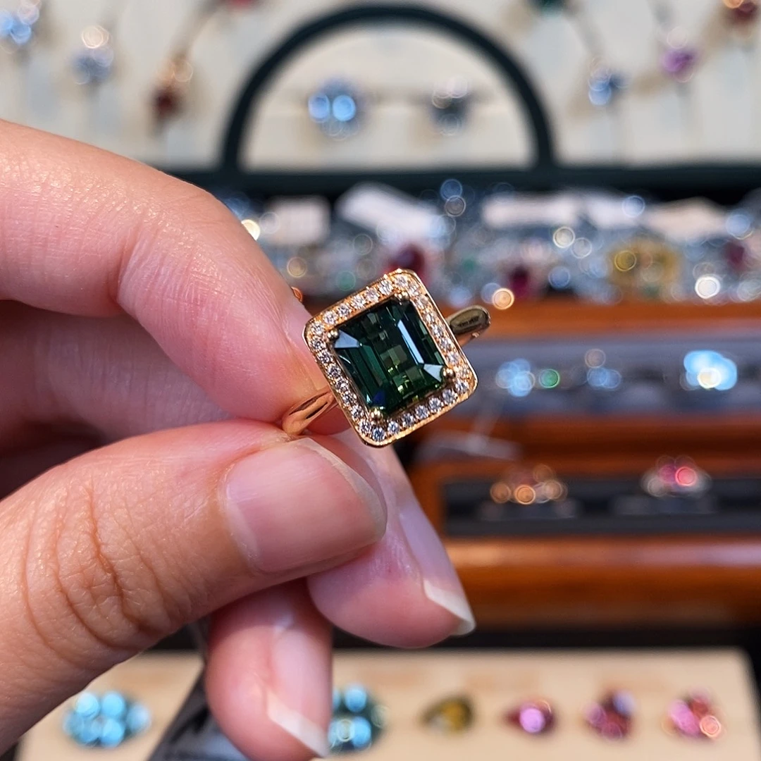 碧玺戒指18K金镶嵌复古