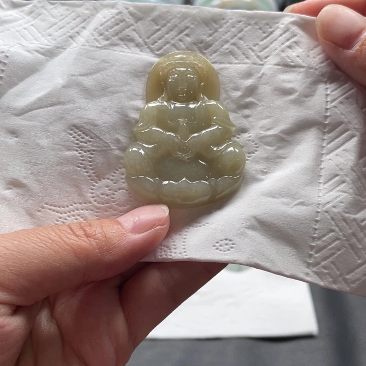 翡翠未镶嵌颈饰观音