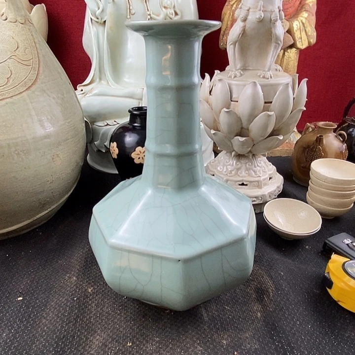 瓷片官窑的一个竹节瓶