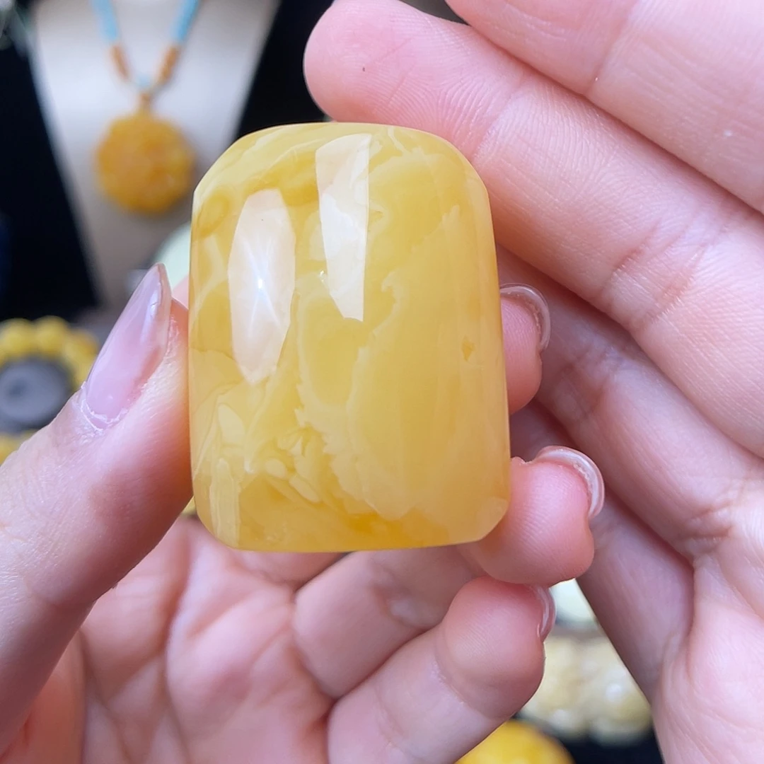 琥珀未镶嵌珠宝奇石