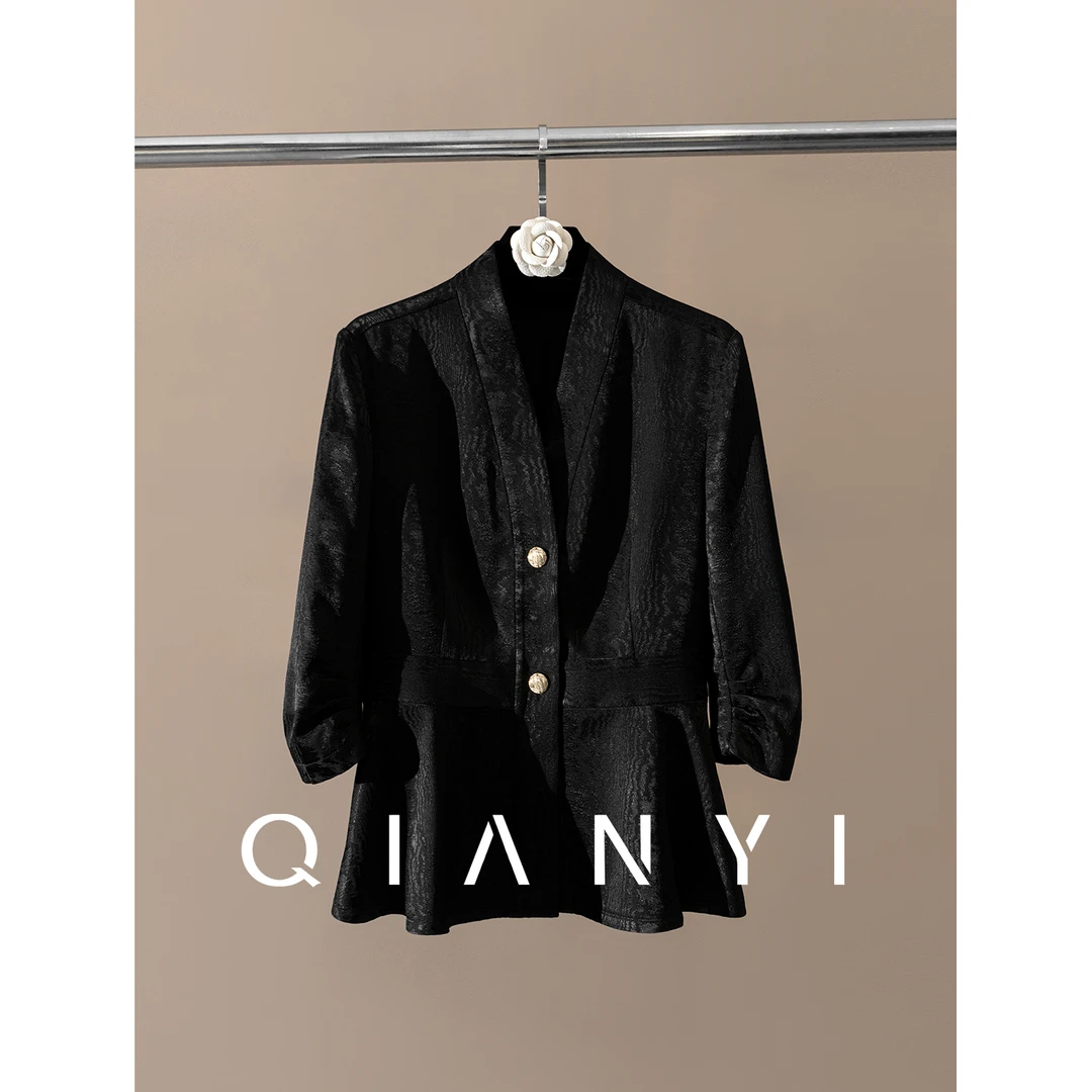 纤屹2025春季新款气质百搭高级感黑银丝轻奢三醋酸显瘦女装衬衫