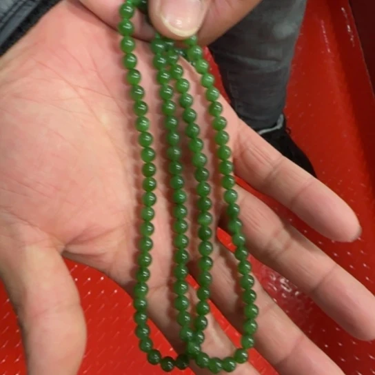 和田玉颈饰未镶嵌俄罗斯卡6的108，微点