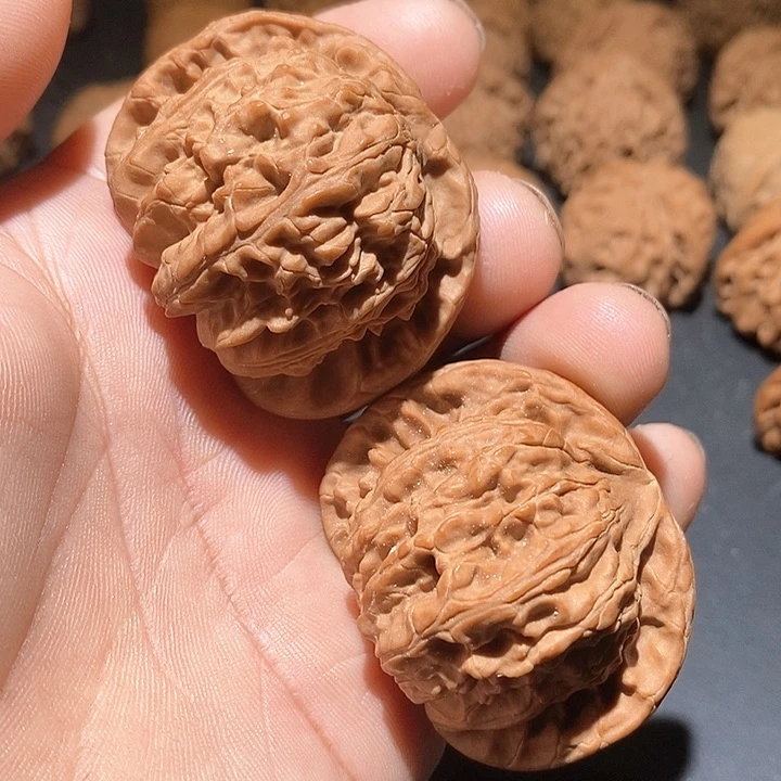 吊坠文玩核桃小*贵白狮子