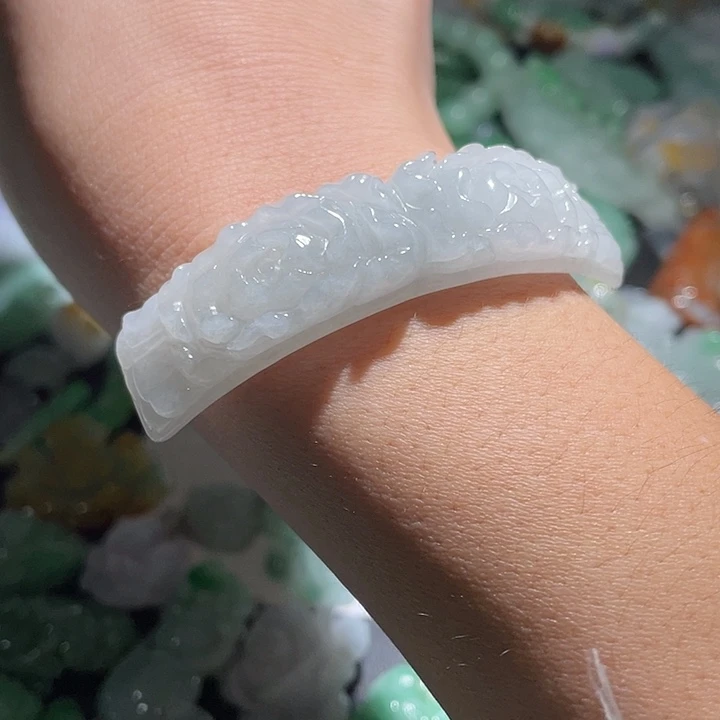 颈饰未镶嵌翡翠天