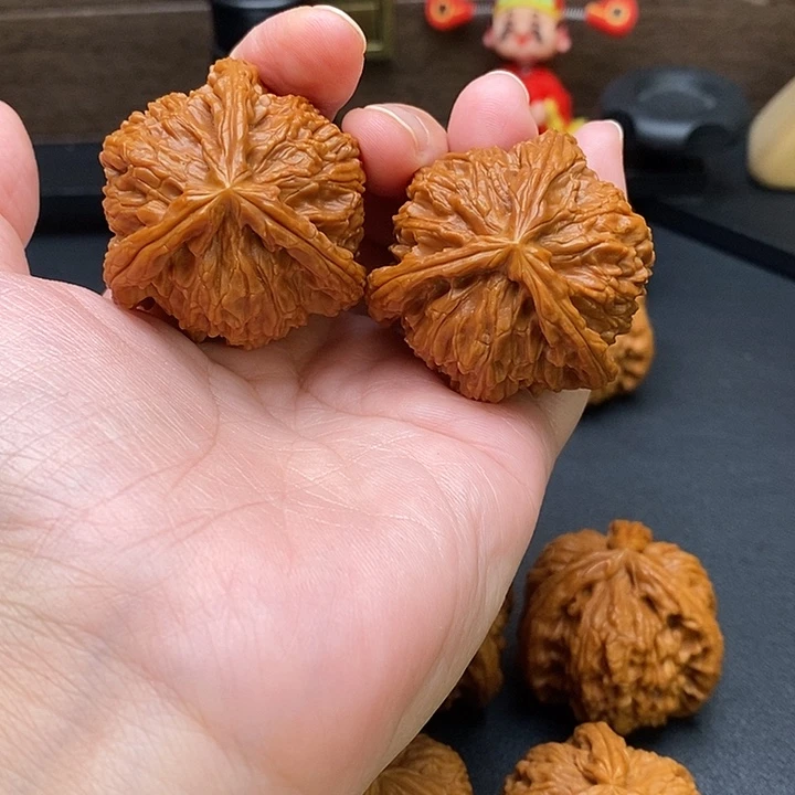 我***心文玩核桃把件白奔