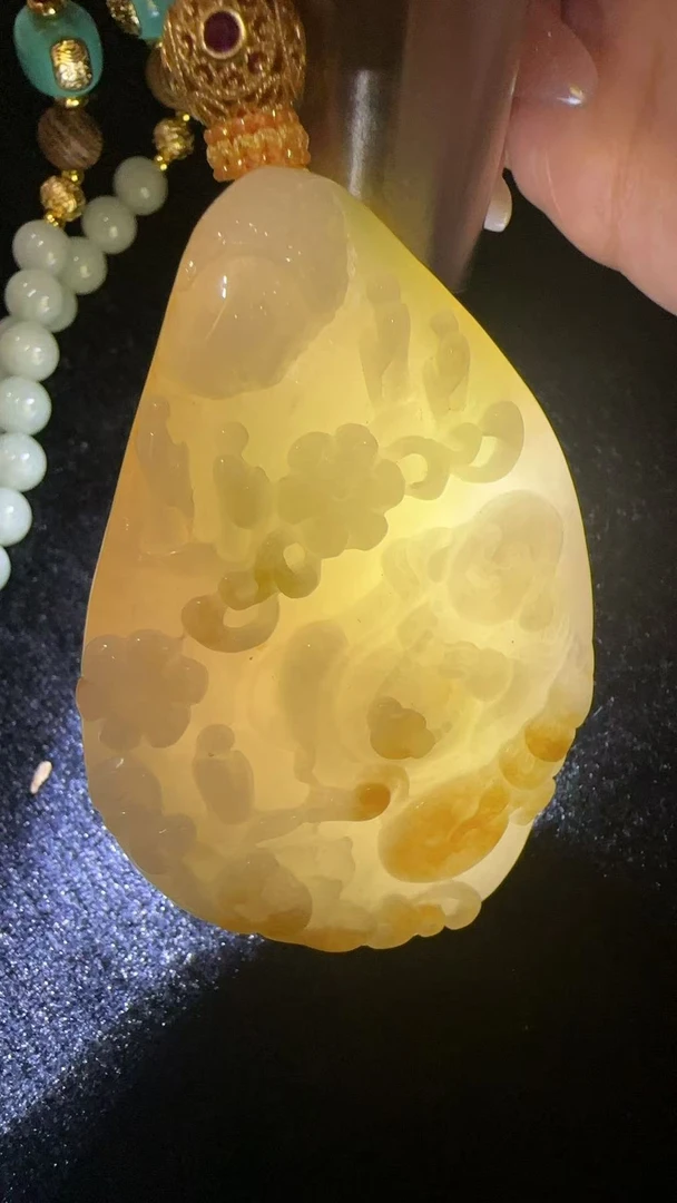 天然缅甸翡翠吊坠1058
