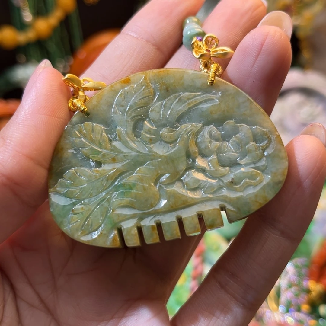 翡翠未镶嵌颈饰待编织