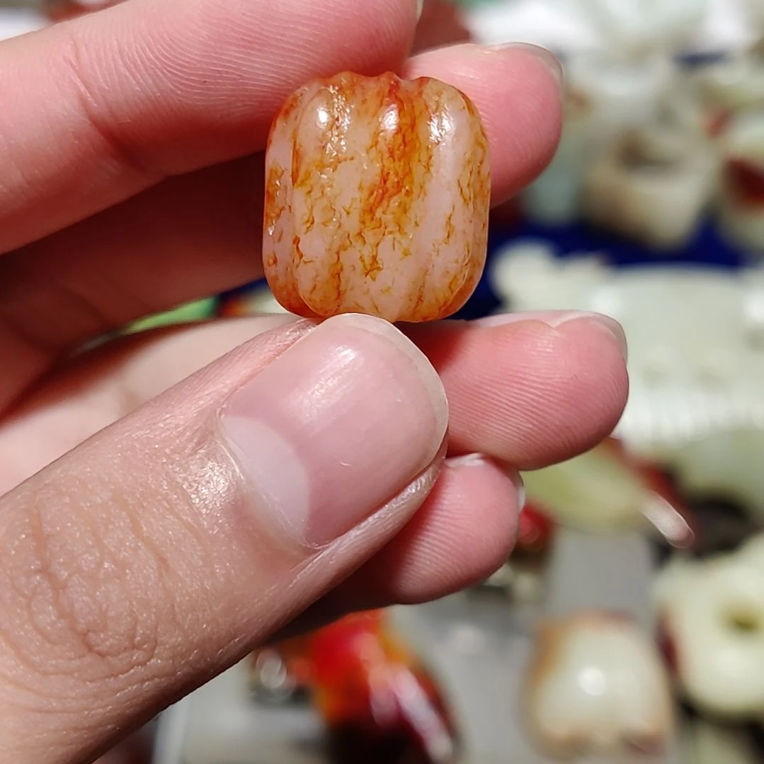 透闪石质玉未镶嵌颈饰