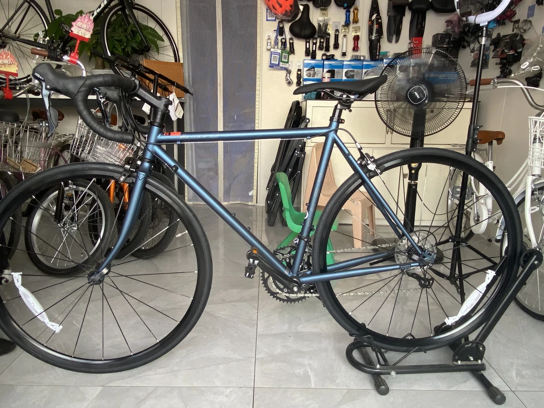 日本富士弯把公路车高碳钢车架，前面2速后面9速