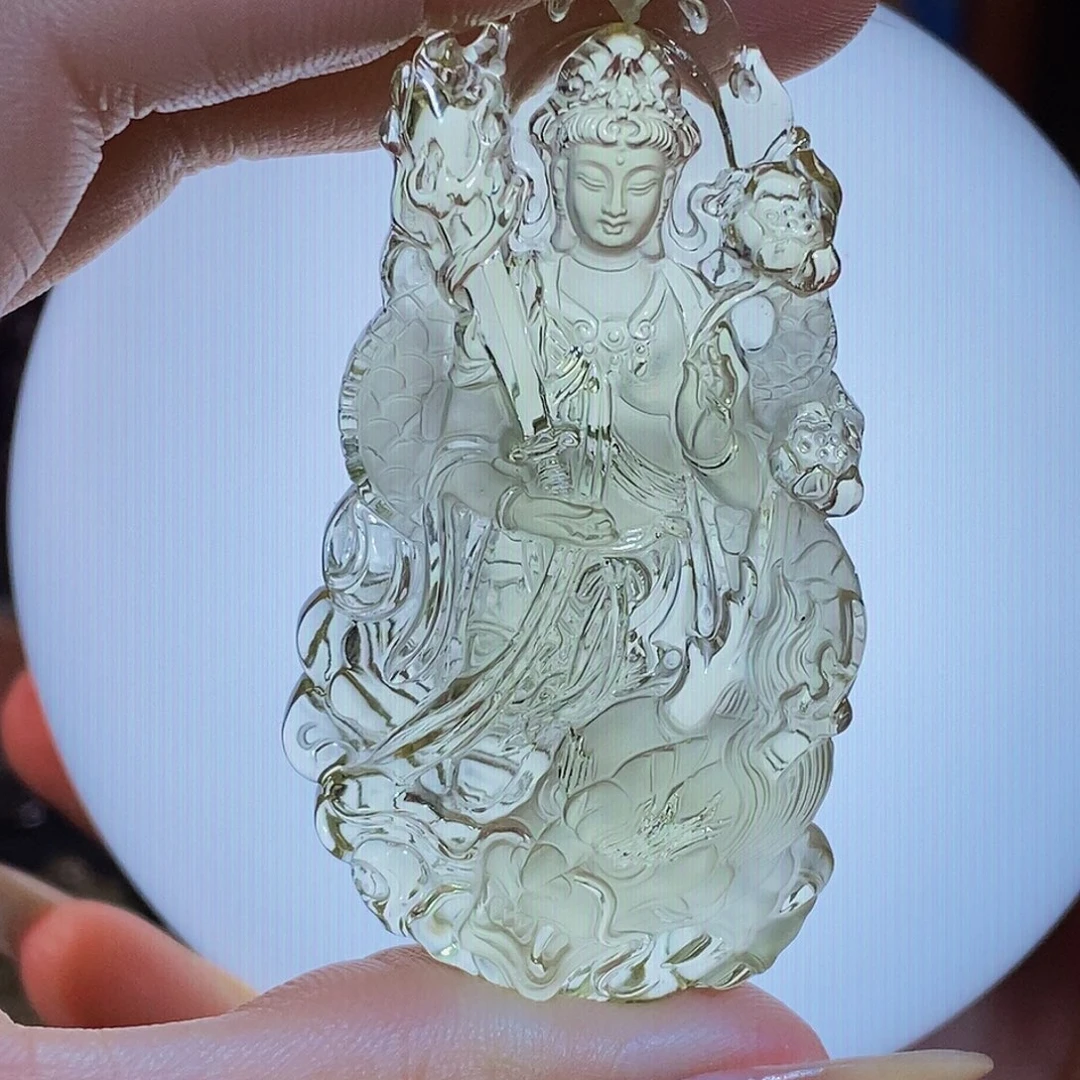 王***宽水晶未镶嵌颈饰吊坠