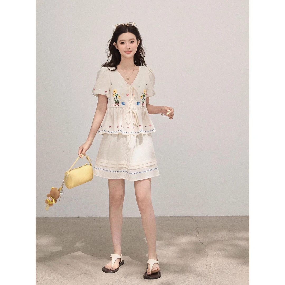 哥弟阿玛施正品【断码】谢不肉 刺绣V领绑带上衣女夏季高腰宽松压