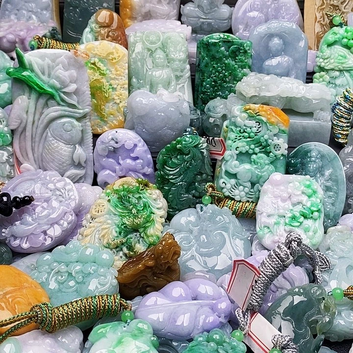 吊坠(不含链)未镶嵌翡翠