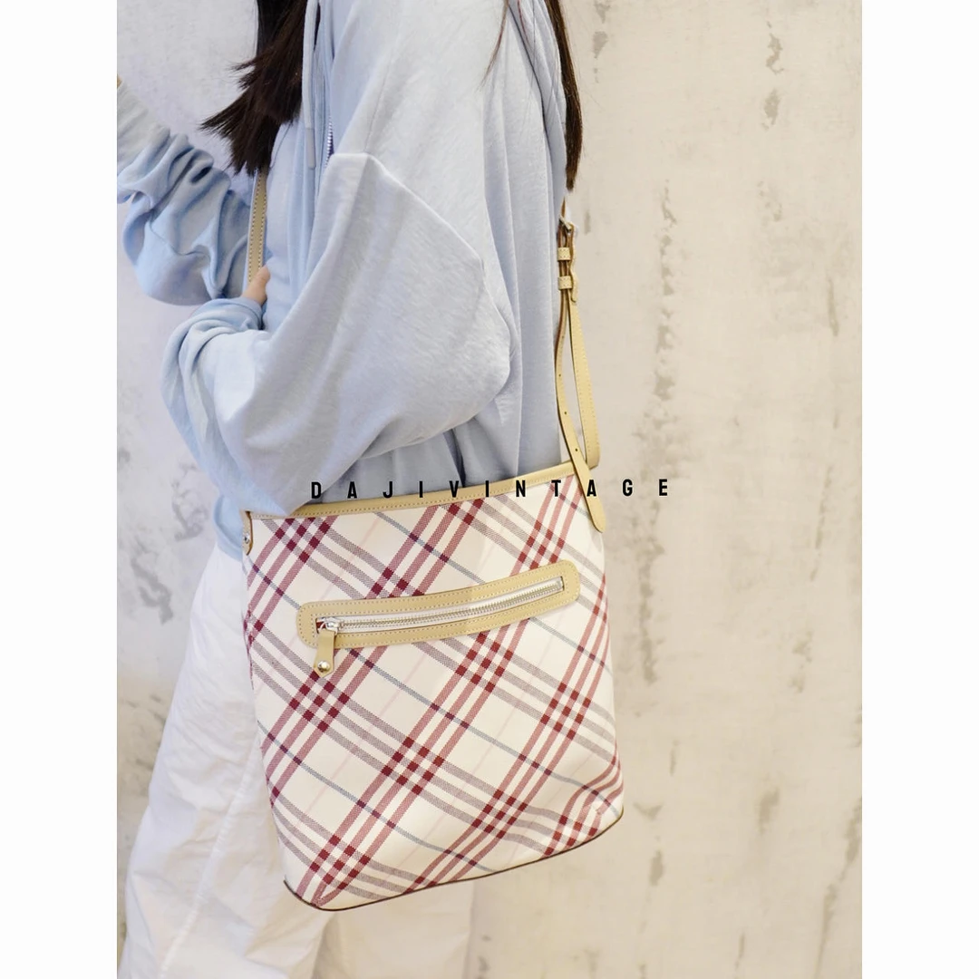 99新 BURBERRY/博柏利 大吉中古/Burberry红格纹斜挎包