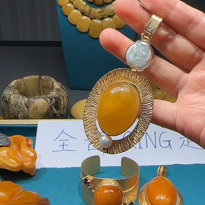 琥珀颈饰未镶嵌波兰设计款琥珀蜜蜡