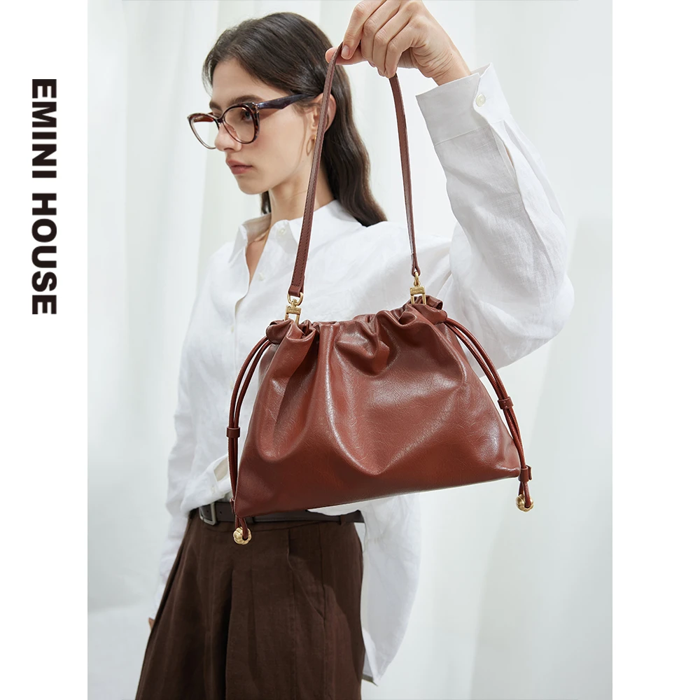伊米妮2025年新款时尚潮流头层牛皮南瓜褶皱福袋包气质轻奢复古