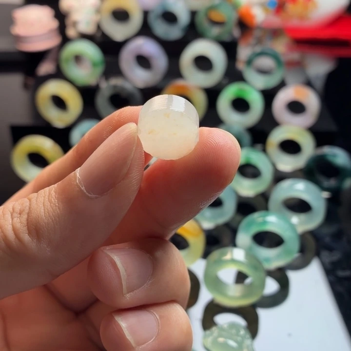 定制翡翠未镶嵌戒心