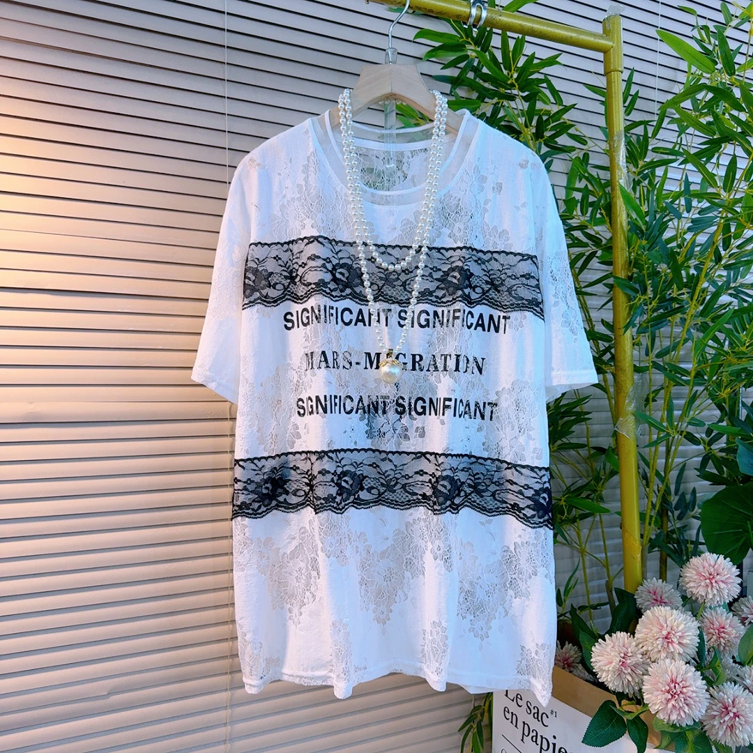 6061胖mm欧货时尚韩系圆领拼色镂空蕾丝洋气显瘦设计感百搭短袖衫