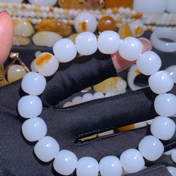 I***拿和田玉未镶嵌手链