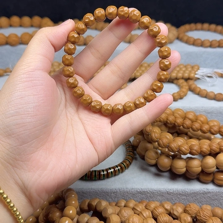 猴头核桃手串瑕疵介意勿拍