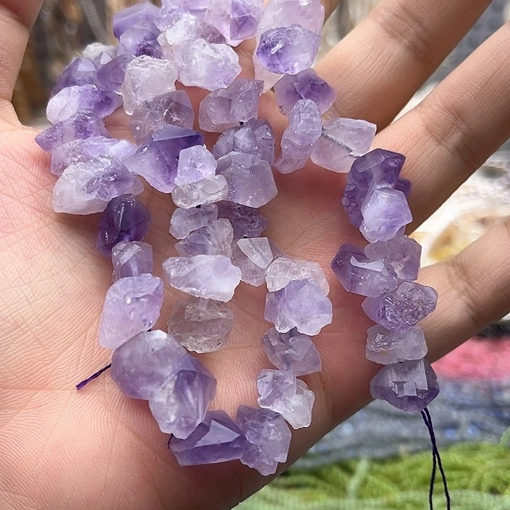 未镶嵌玛瑙/玉髓珠宝半成品一条薰衣草紫晶原石