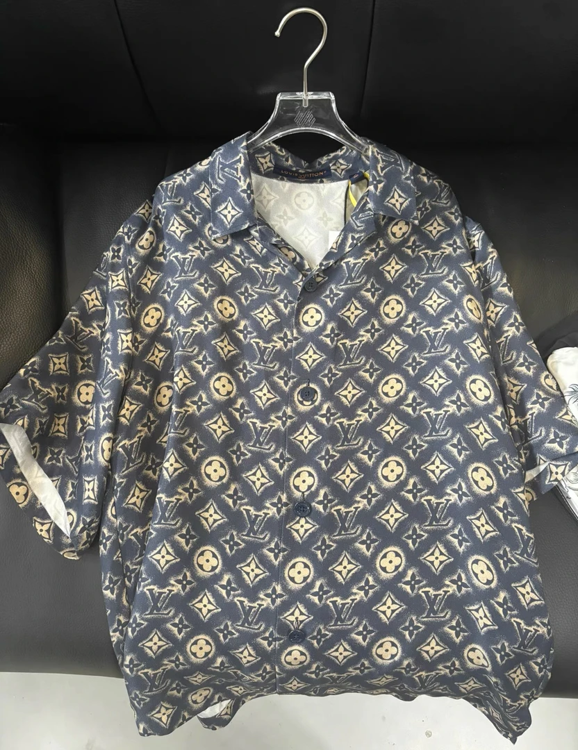 99新 LouisVuitton/路易威登 路易威登老花满印衬衫 s码