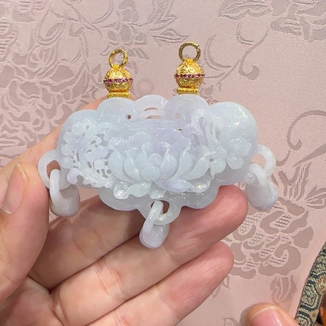 翡翠未镶嵌吊坠(赠链)大漏