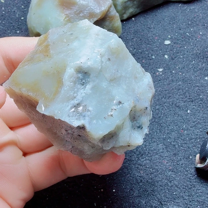 未镶嵌和田玉（糖玉）珠宝半成品