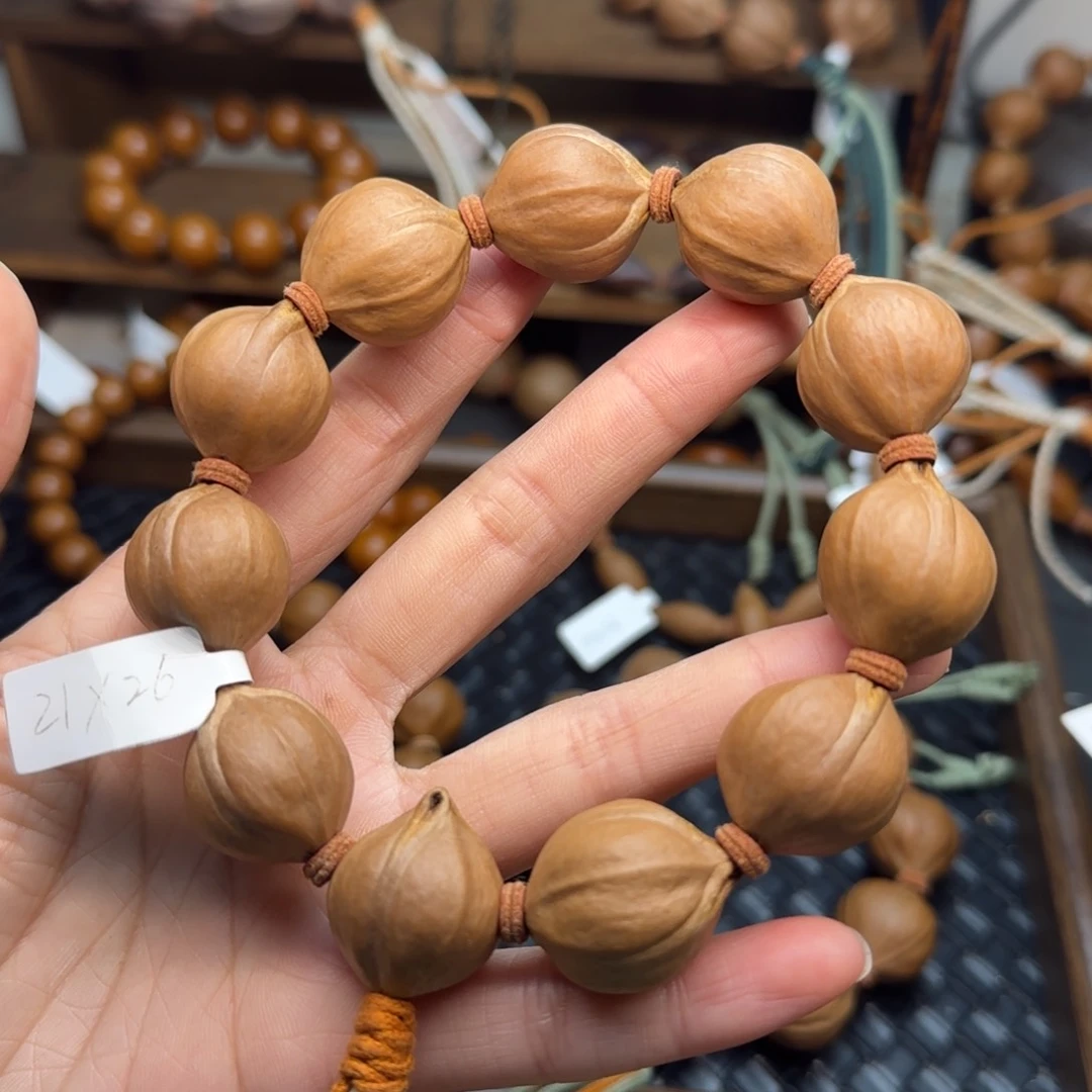 手串橄榄核17。2.1*2.6三花