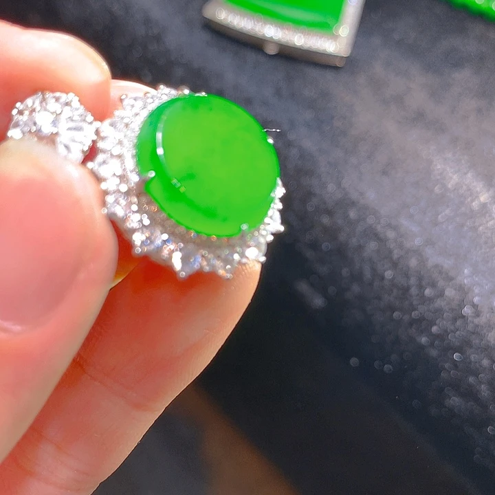 【闪购商品】翡翠颈饰银S925镶嵌翡翠