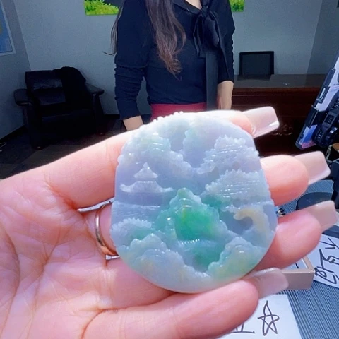 颈饰未镶嵌翡翠一个