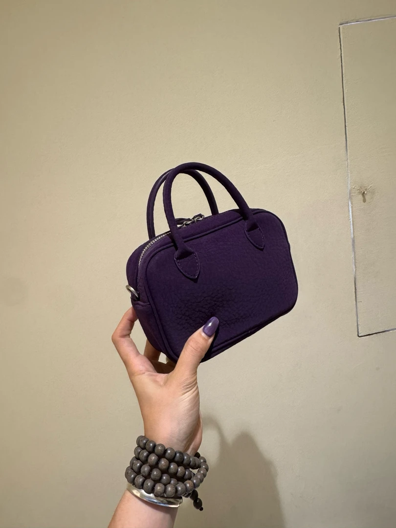 小众极简风环保德绒皮保龄球包手提斜挎小方包