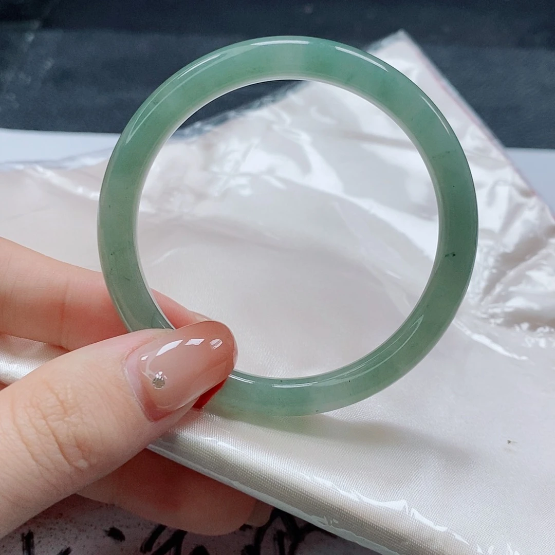【闪购商品】未镶嵌手镯（圆镯）翡翠433号