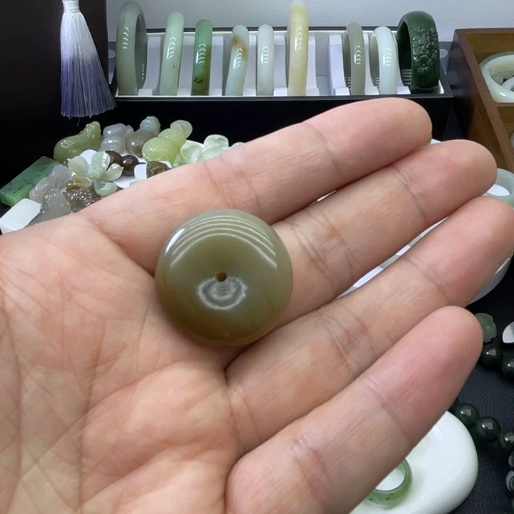 和田玉（糖玉）未镶嵌吊坠(不含链)