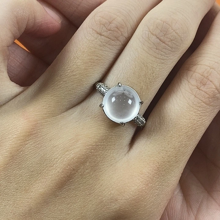 石英质玉合金颈饰