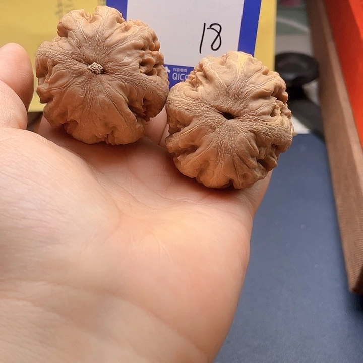 文玩核桃把件文玩18有黄筋