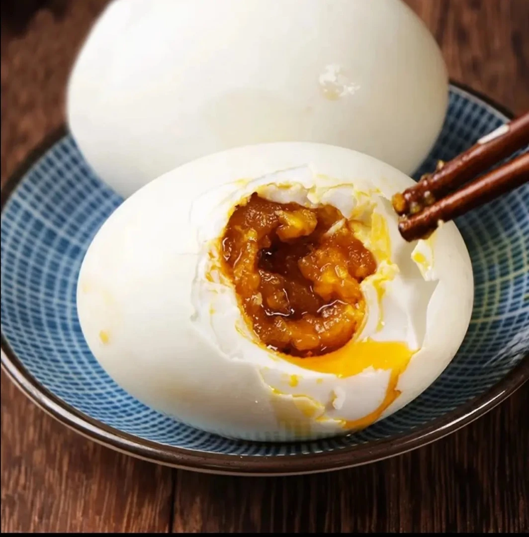 流油咸鸭蛋蛋红心爆油古法腌制咸香开袋即食熟咸蛋