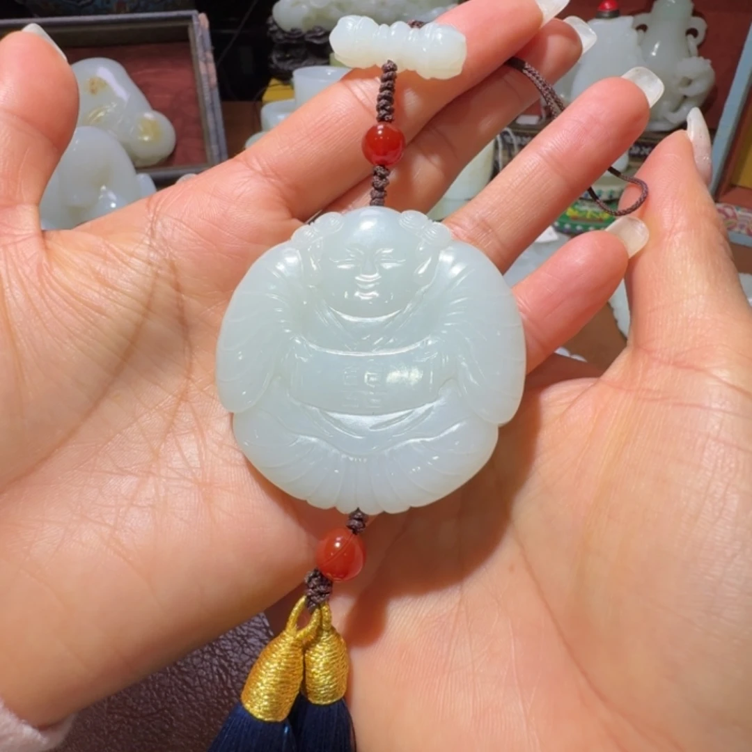 和田玉未镶嵌把件