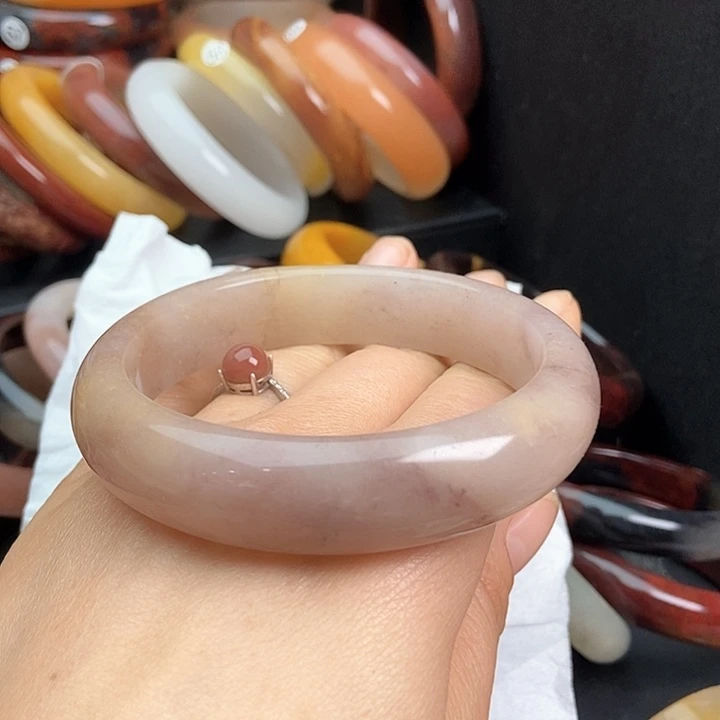 石英质玉手镯未镶嵌半***半