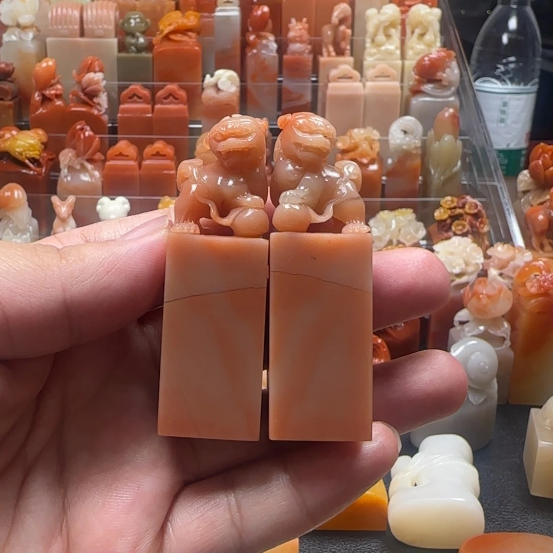 老挝石狮子踩绣球