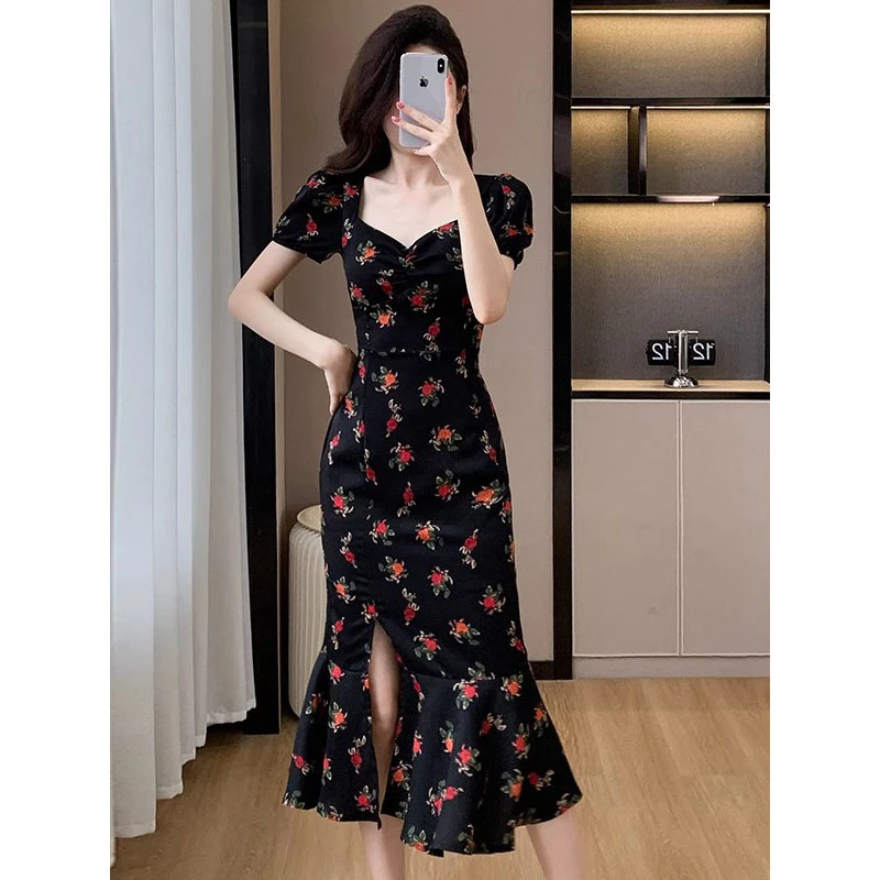 夏季2025年新款法式优雅气质碎花连衣裙赫本风显瘦开叉中长鱼尾裙