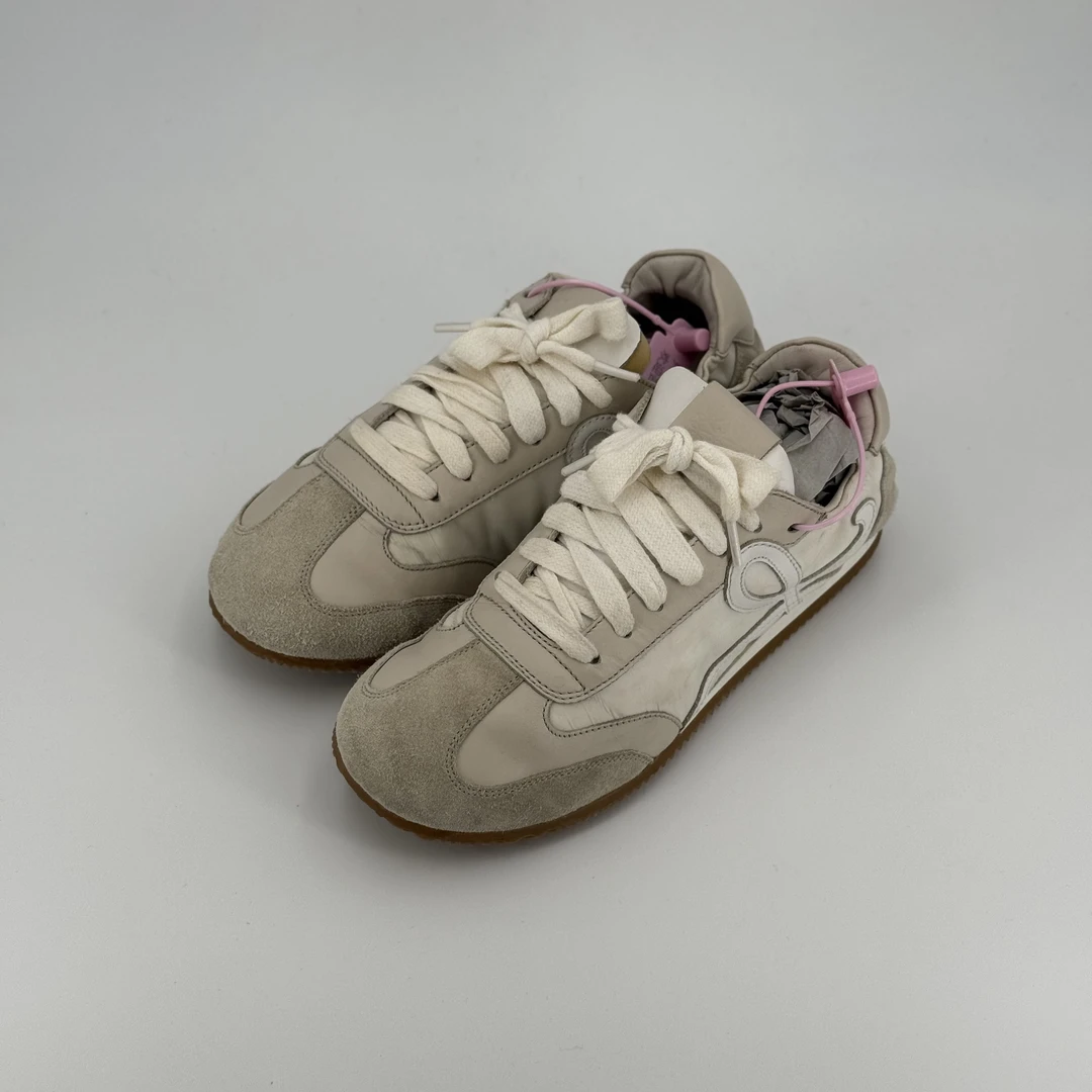 95新 LOEWE/罗意威 灰白色阿甘鞋/35码/DM1679