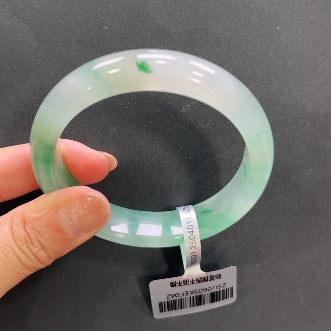 未镶嵌手镯石英质玉（非洲翠）➕小玥56