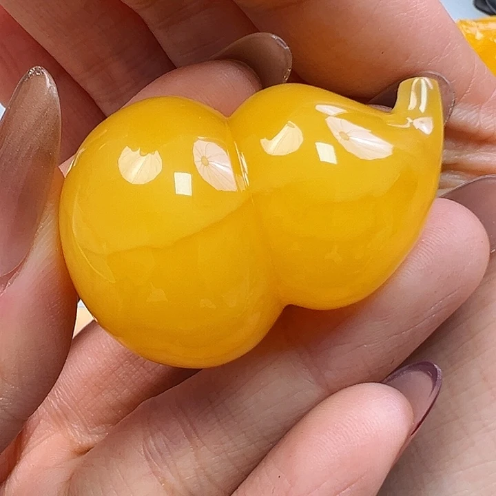 蜜蜡未镶嵌珠宝奇石