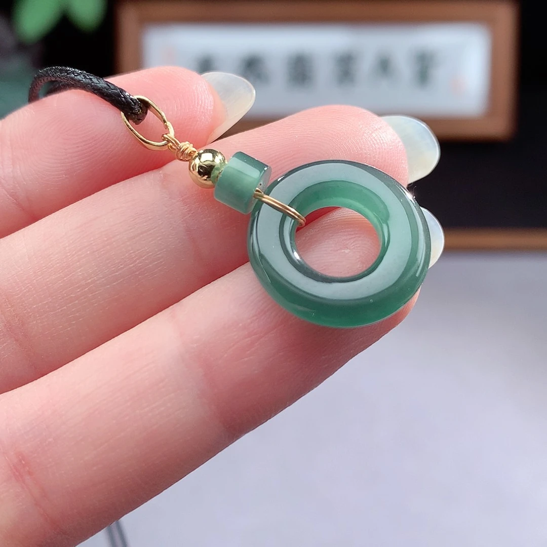 未镶嵌手镯（圆镯）翡翠