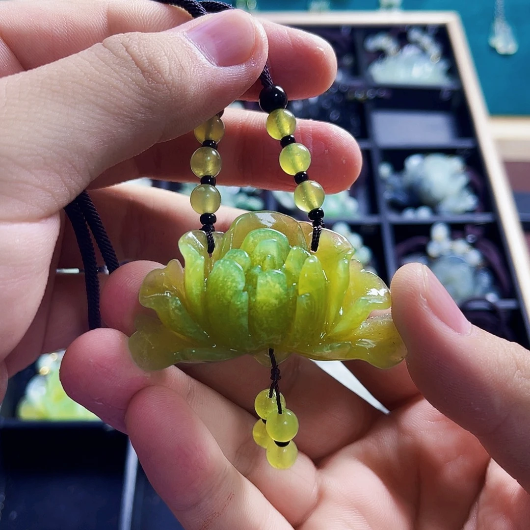 蛇纹石玉未镶嵌颈饰