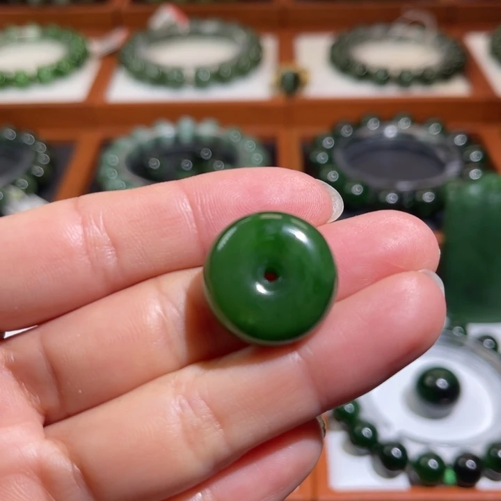 和田玉（碧玉）未镶嵌颈饰